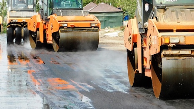 Свежие новости: На ремонт трассы Н-11 добавили 51 миллион гривен, потому что фуры разбили ее больше, чем ожидалось