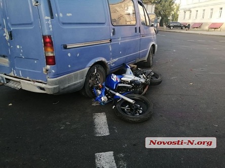 Свежие новости: В Николаеве мотоцикл врезался в «Газель» — пострадавший в больнице