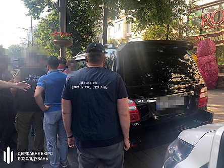 Фото новости: В Киеве ГБР задержало кадровика столичного управления СБУ, который требовал взятку в $3 тысячи за трудоустройство в спецслужбу Свежие новости: В Киеве ГБР задержало кадровика столичного управления СБУ, который требовал взятку в $3 тысячи за трудоустройство в спецслужбу