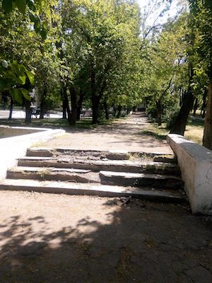 Свежие новости: Николаевец пожаловался на заброшенный сквер в историческом центре города, который уже три года хотят реконструировать