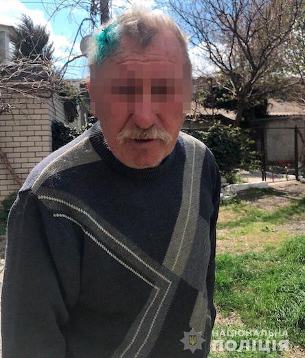 Свежие новости: ФОТО: В Николаеве пенсионер бросил во двор соседки взрывное устройство