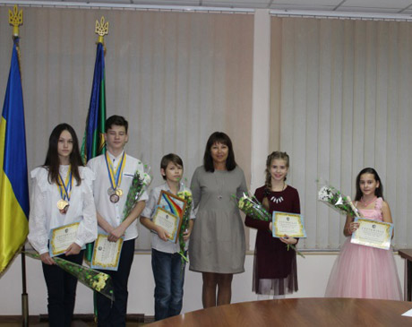 Свежие новости: В Южноукраїнську відбулось урочисте вручення сертифікатів на отримання стипендії міського голови «Обдарованість» для дітей та молоді