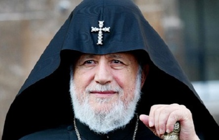 Свежие новости: Католікос всіх вірмен Гарегін II освятив фундамент собору, що будується в Києві