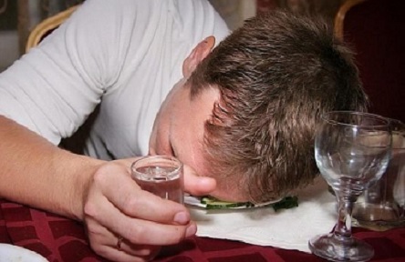 Свежие новости: В Первомайске после «рождественского ужина» гость забил насмерть 30-летнего хозяина дома