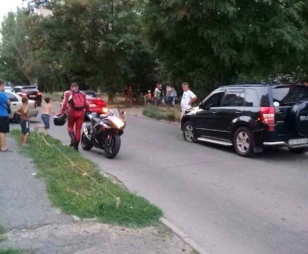 Свежие новости: В Николаеве мотоциклист на огромной скорости влетел в 