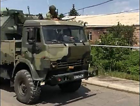 Свежие новости: В армянском селе местные жители остановили российских военнослужащих, которые приехали на учения и стреляли из оружия