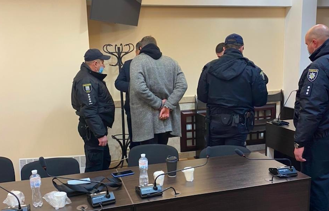 Свежие новости: Двое киевских экс-судей получили по 7 лет тюрьмы за взятку