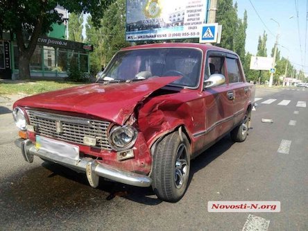 Фото новости: В Николаеве столкнулись «Жигули» и Suzuki Свежие новости: В Николаеве столкнулись «Жигули» и Suzuki