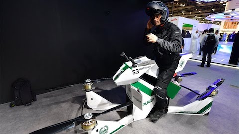 Свежие новости: Стой, летать буду! В Дубае появятся летающие полицейские (ВИДЕО)