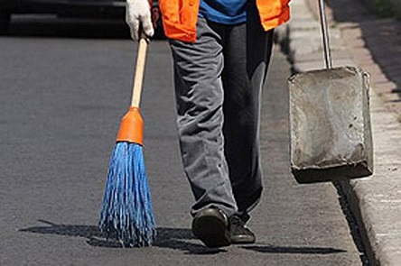 Свежие новости: Городской голова Южноукраинска Виктор Пароконный увеличил тариф по содержанию домов и придомовых территорий на 40%.