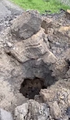 Свежие новости: Видео. Дороги в Николаевской области после вражеского обстрела