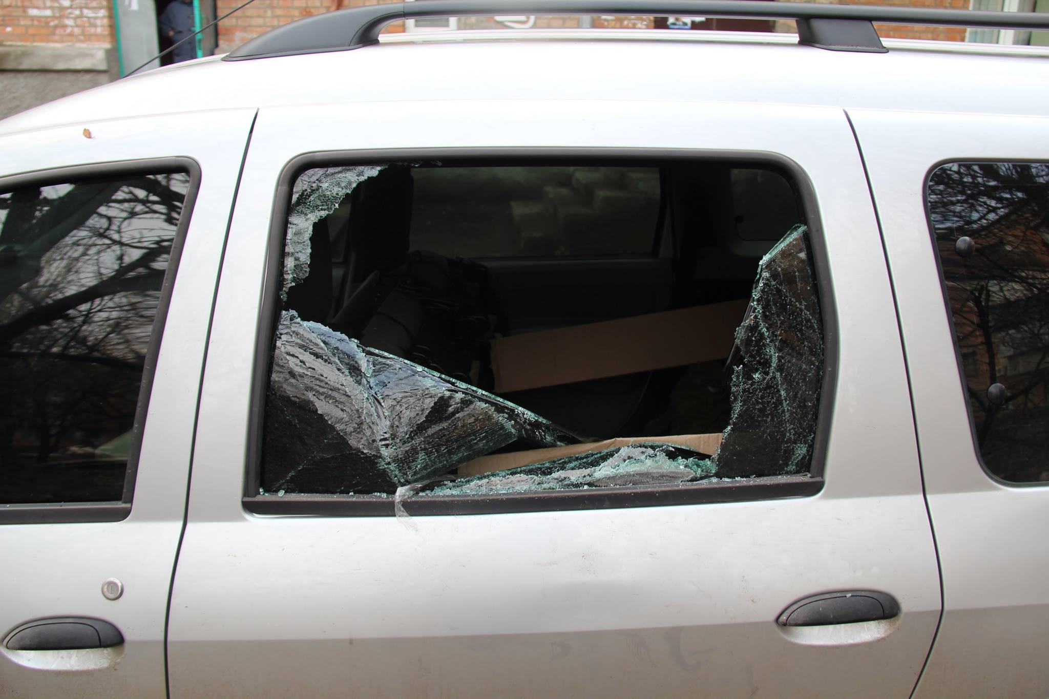 Свежие новости: В Николаеве неизвестные обокрали автомобиль, припаркованный возле гостиницы