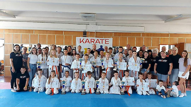 Свежие новости: Миколаївські спортсмени привезли з Кубку Києва з кіокушин карате 27 медалей