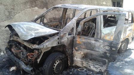 Свежие новости: В центре Киева взорвался Mercedes: все подробности