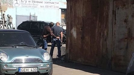 Свежие новости: В Полтаве мужчина взял в заложники копа и угрожает взорвать себя