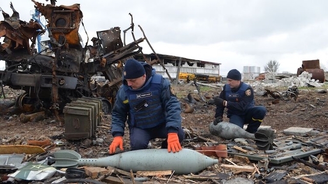 Фото новости: Пол Украины заминировано, на разминирование может уйти 10 лет, - МВД Свежие новости: Пол Украины заминировано, на разминирование может уйти 10 лет, - МВД