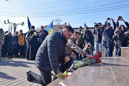 Свежие новости: Николаевцы почтили погибших Героев Небесной Сотни