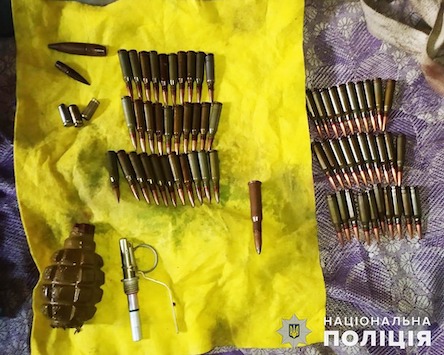 Свежие новости: На Вознесенщині поліцейські викрили місцевих мешканців на незаконному зберіганні боєприпасів