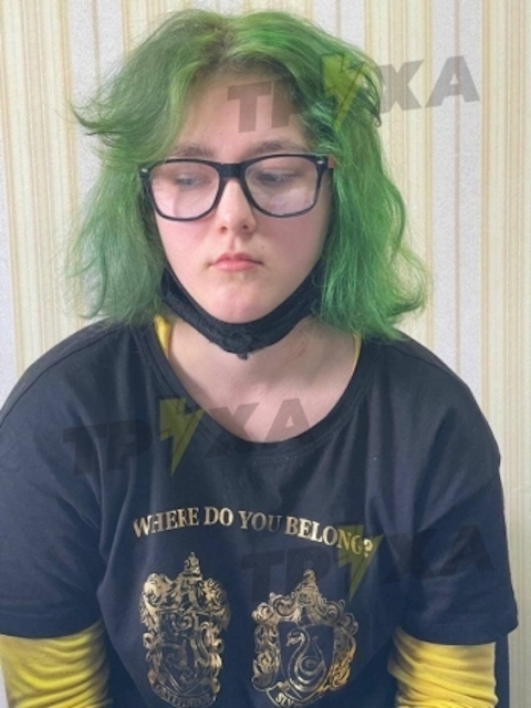 Свежие новости: В Полтаве девушка из арбалета ранила у школы двоих учителей