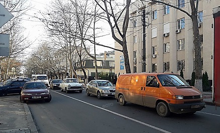 Свежие новости: Пробки в Николаеве из-за заблокированного заводчанами моста сняли с квадрокоптера