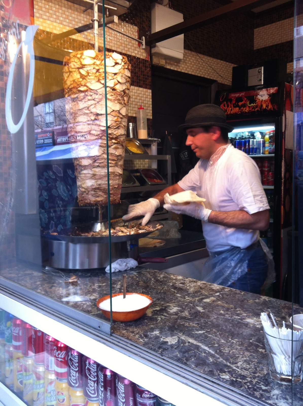 Свежие новости: Перепалка между двумя торговцами шаурмой в центре Нью-Йорка закончилась кровопролитием