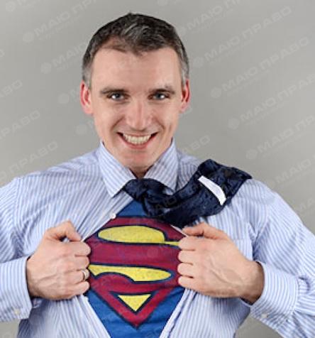 Свежие новости: Исаков обвинил Сенкевича в сокрытии видео, на котором тот убегает от полиции через балкон