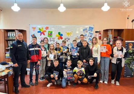 Свежие новости: Вознесенські рятувальники продовжують навчати дітей правилам безпеки життєдіяльності