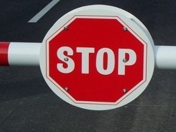 Свежие новости: Відзавтра обмежать рух транспорту через залізничний переїзд 104 км