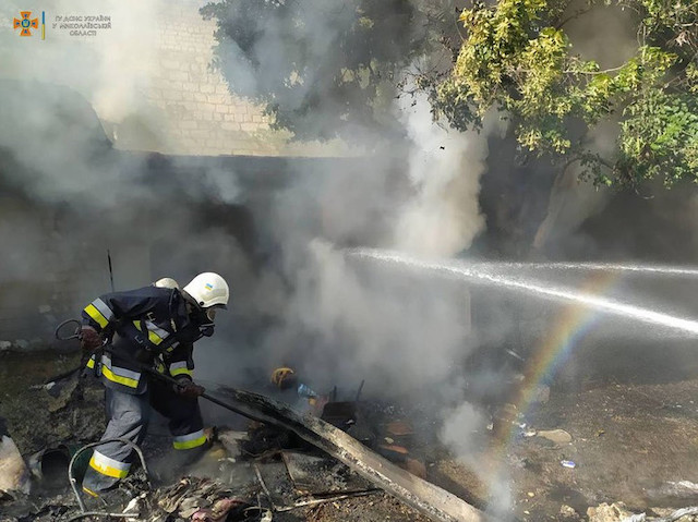 Свежие новости: У Южноукраїнську згорів гараж та поряд припаркованний автомобіль