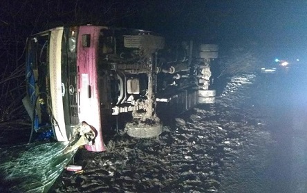 Свежие новости: В Киевской области перевернулся автобус: 13 пострадавших