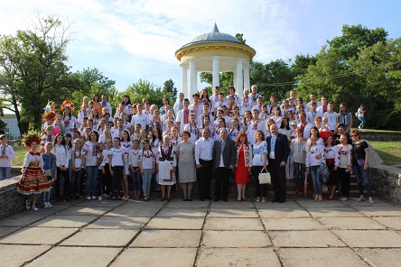 Свежие новости: «Вишиванка – єднає українців»