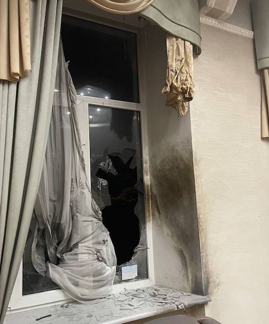 Фото новости: Появилось видео поджога офиса известного в Николаеве адвоката Калаянова Свежие новости: Появилось видео поджога офиса известного в Николаеве адвоката Калаянова