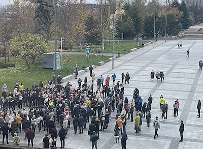Свежие новости: В Николаеве женщина, представившаяся врачом, заявила, что коронавируса не существует
