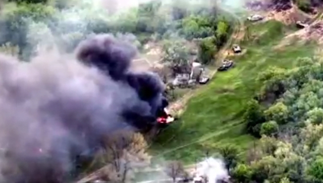 Фото новости: В ВСУ показали видео, как николаевские десантники сжигают захватчиков вместе с техникой Свежие новости: В ВСУ показали видео, как николаевские десантники сжигают захватчиков вместе с техникой