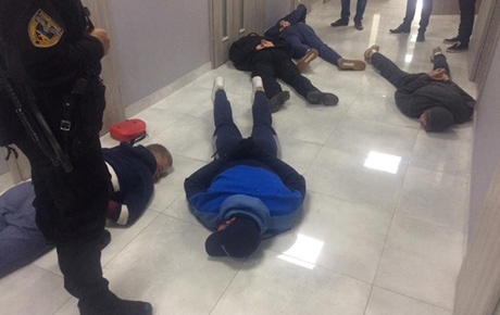 Свежие новости: В Хмельницкой области полиция задержала 25 рейдеров