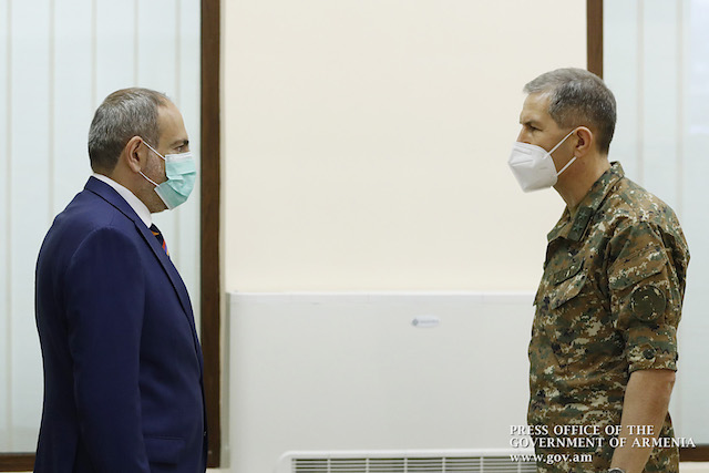 Фото новости: Пашинян снова направил президенту Армении прошение об отставке главы Генштаба Свежие новости: Пашинян снова направил президенту Армении прошение об отставке главы Генштаба