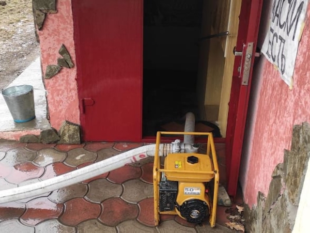 Свежие новости: В Вознесенске затопило подвал многоэтажки — откачивать пришлось спасателям