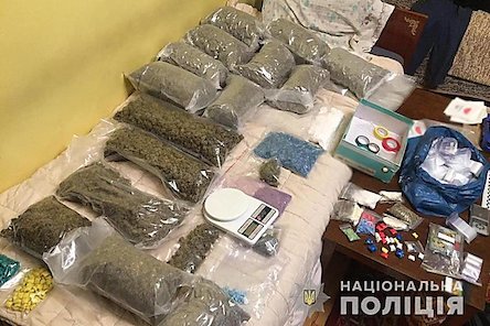 Свежие новости: В Запорожье наркокурьера задержали с партией марихуаны и психотропов на 11 миллионов гривен