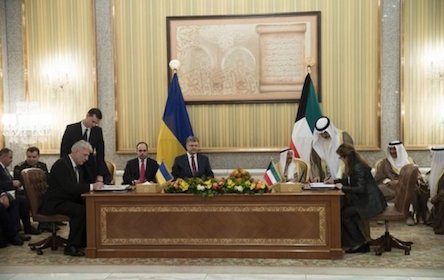 Фото новости: Порошенко в Кувейте договорился о поставках оружия Свежие новости: Порошенко в Кувейте договорился о поставках оружия
