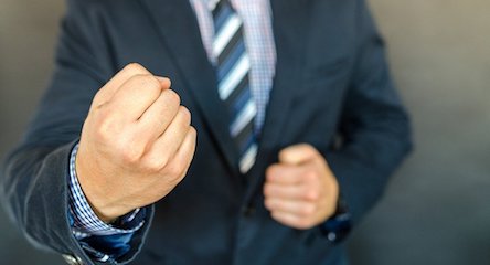 Свежие новости: В Николаеве мужчину заставляли написать заявление на увольнение с должности, угрожая физической расправой