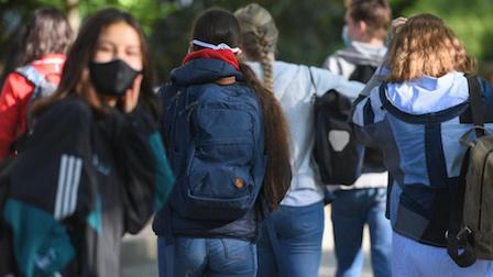 Свежие новости: Определена группа наиболее активно распространяющих коронавирус школьников