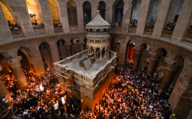 Свежие новости: У Єрусалимі зійшов Благодатний вогонь