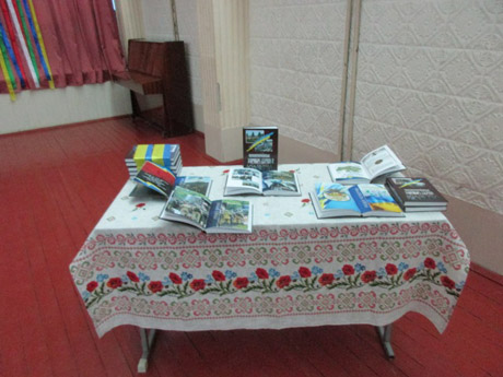 Фото новости: В Южноукраїнську презентували нову книгу про воїнів АТО Свежие новости: В Южноукраїнську презентували нову книгу про воїнів АТО