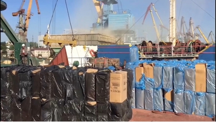 Свежие новости: Силовики насчитали у контрабандистов 2 миллиона пачек сигарет, которые они хотели провести через николаевский порт