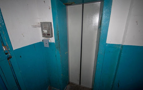 Свежие новости: В Днепре оборвался лифт с семейной парой внутри