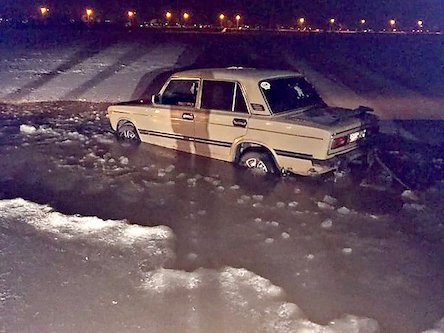Свежие новости: В Николаеве автомобиль провалился под лед на реке
