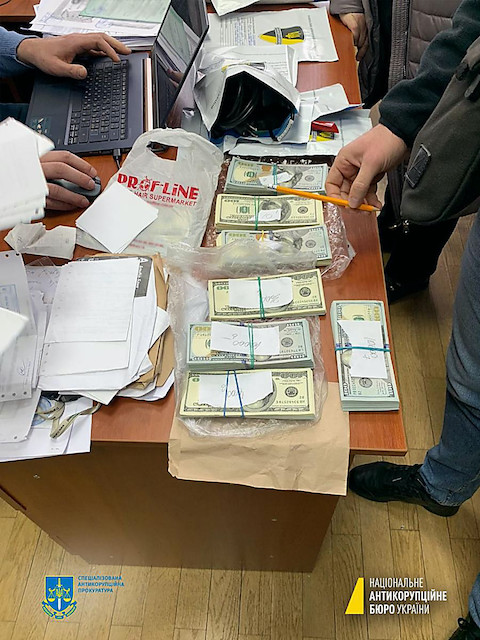 Свежие новости: «Паршивая овца»: Замначальника отдела Генпрокуратуры задержали на взятке в 150 тысяч долларов