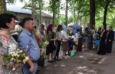 Свежие новости: Как в Николаеве православные отпраздновали Троицу