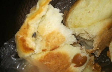 Свежие новости: ФОТО В николаевской школе детей кормят булочками с мышиным пометом