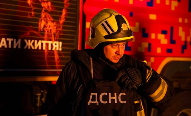 Свежие новости: Росіяни завдали удар по Миколаєву: пошкоджено висотку, авто і трамвайні колії